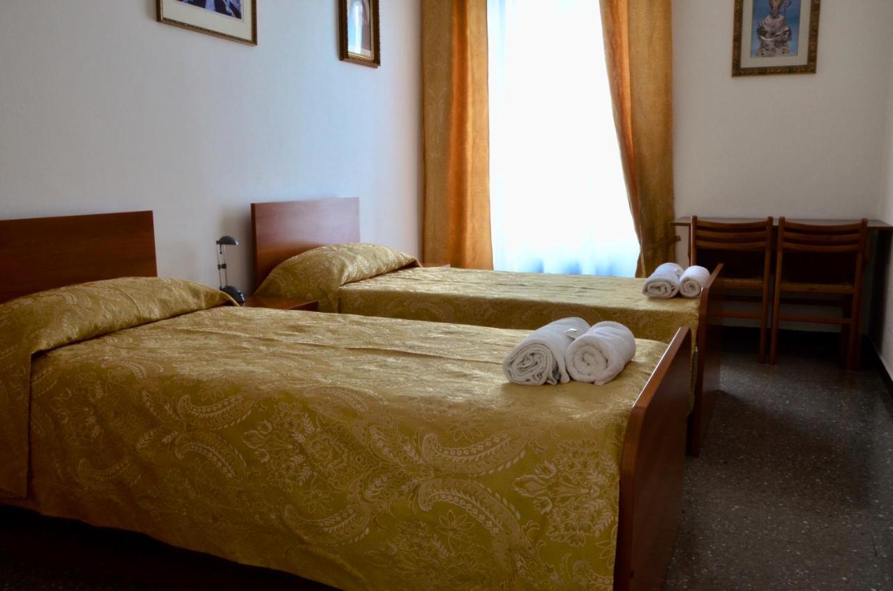 Casa Per Ferie Jpii Dom Polski Рим Екстер'єр фото